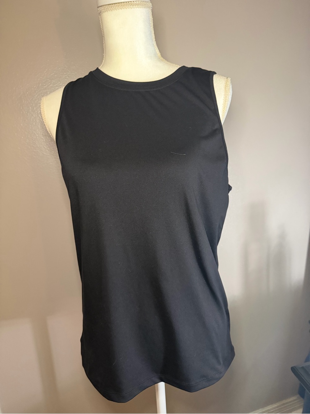 Fabletics  Black Sleeveless Women's Tank Top